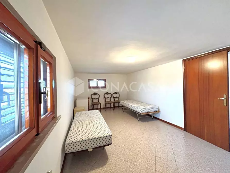 Immagine 49 di Villa in vendita  a Calcinaia