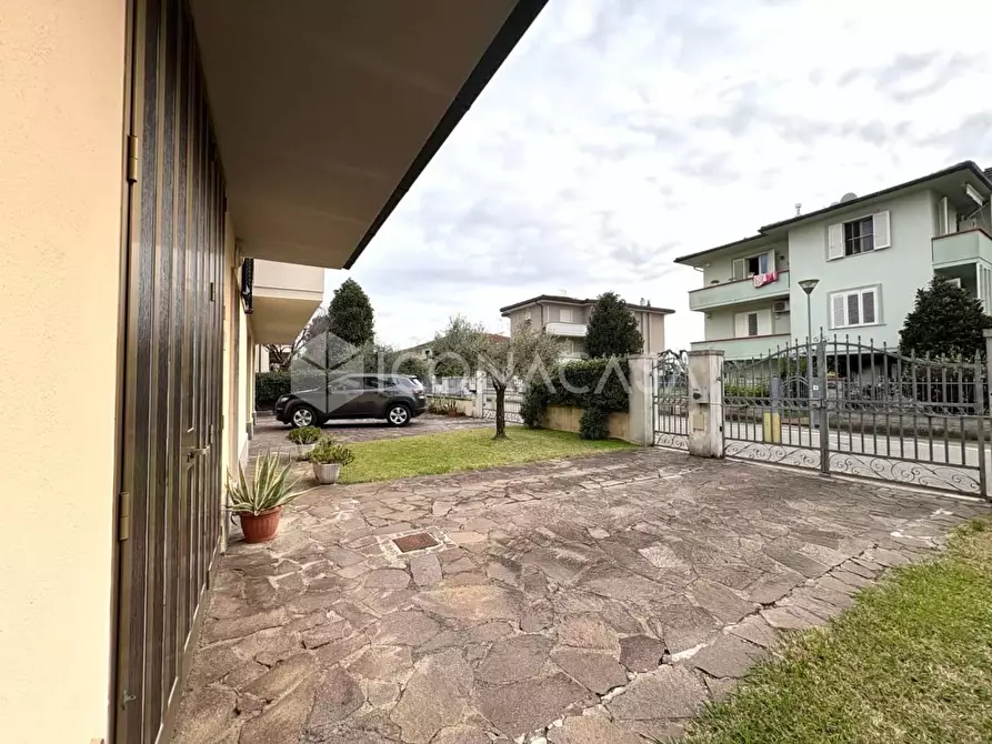 Immagine 63 di Villa in vendita  a Calcinaia