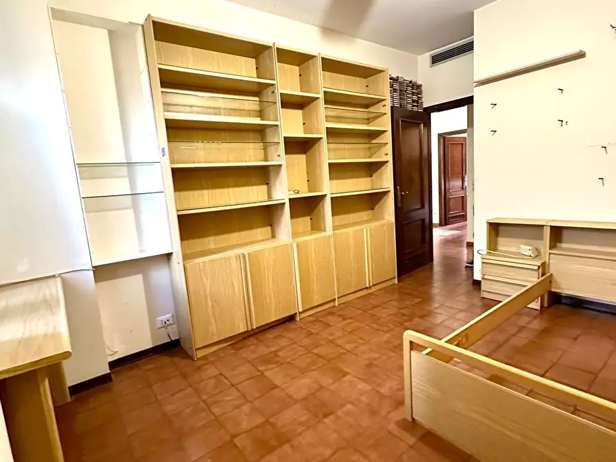 Immagine 16 di Appartamento in vendita  a Massa