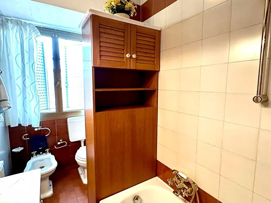 Immagine 15 di Appartamento in vendita  a Massa