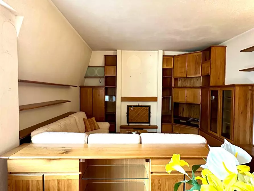 Immagine 2 di Appartamento in vendita  a Massa