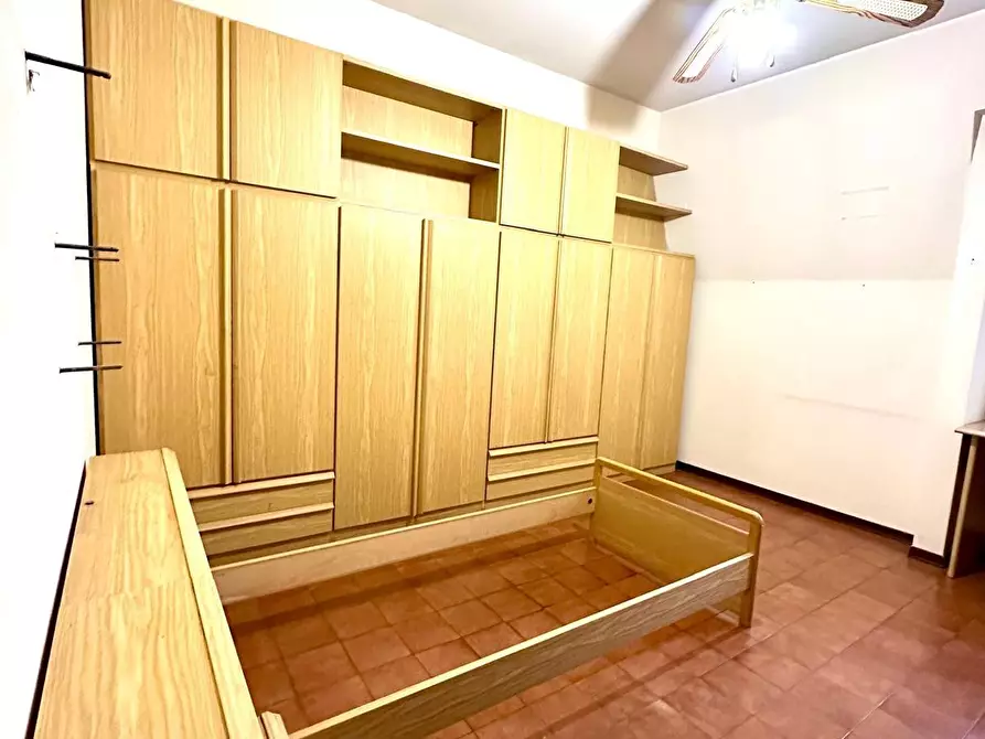 Immagine 17 di Appartamento in vendita  a Massa