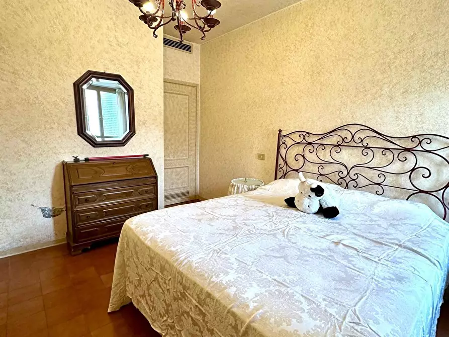 Immagine 13 di Appartamento in vendita  a Massa