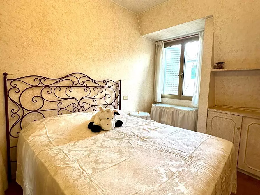 Immagine 11 di Appartamento in vendita  a Massa