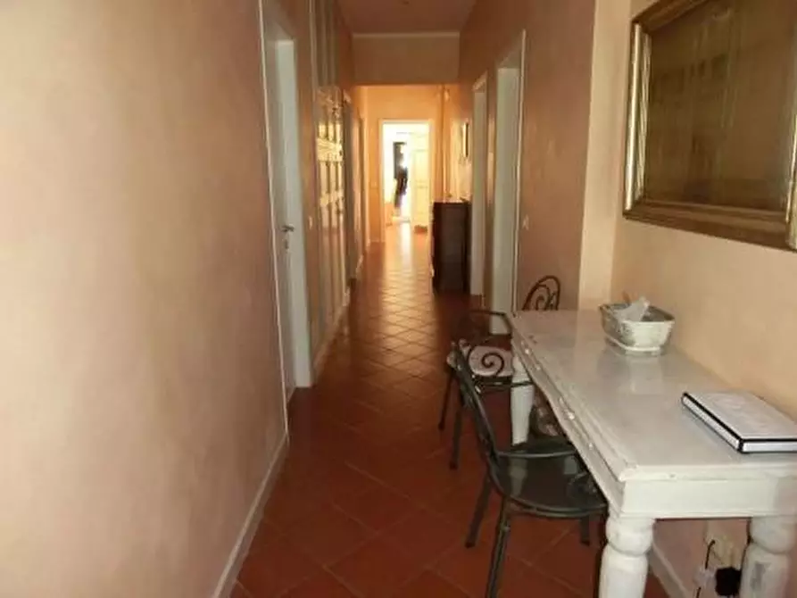 Immagine 12 di Villa in affitto  a Forte Dei Marmi