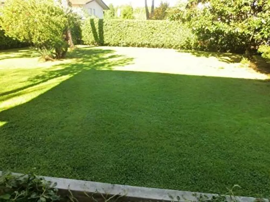 Immagine 3 di Villa in affitto  a Forte Dei Marmi