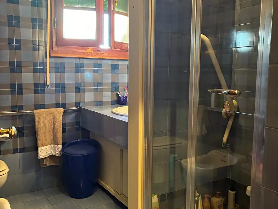 Immagine 10 di Mansarda in vendita  a Poggibonsi