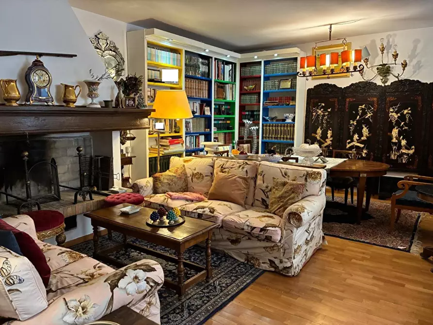 Immagine 4 di Mansarda in vendita  a Poggibonsi