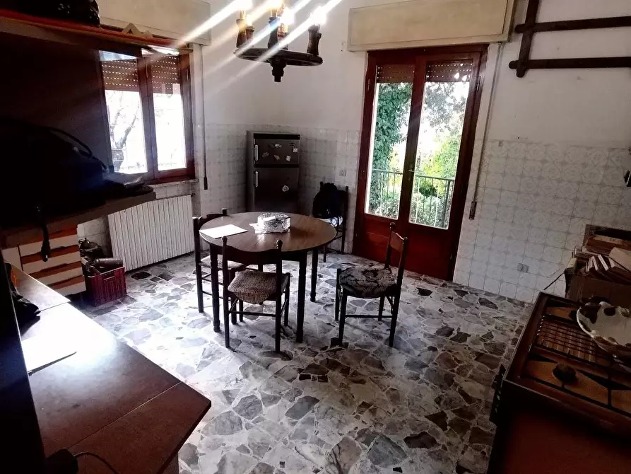 Immagine 2 di Casa indipendente in vendita  a Massa