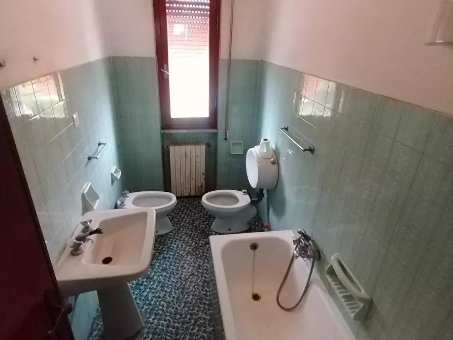 Immagine 11 di Casa indipendente in vendita  a Massa