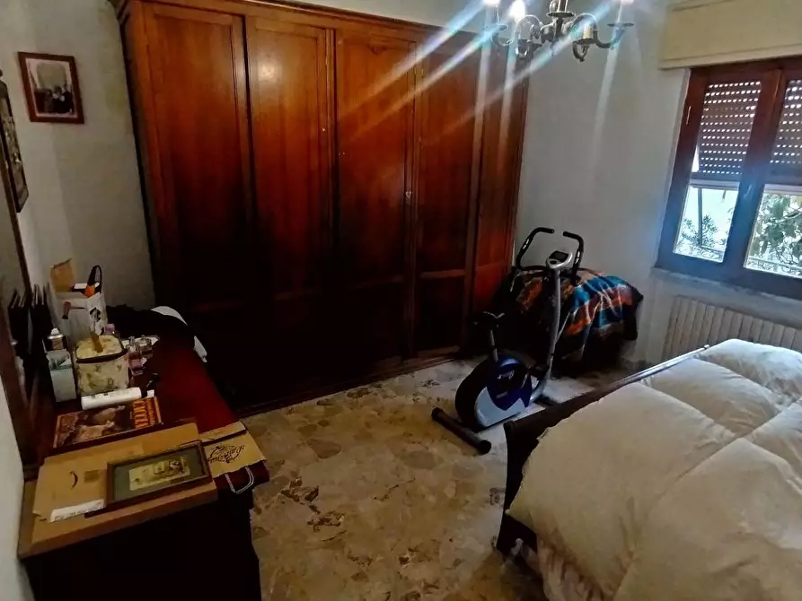 Immagine 9 di Casa indipendente in vendita  a Massa