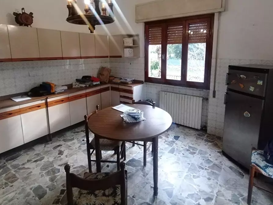 Immagine 3 di Casa indipendente in vendita  a Massa