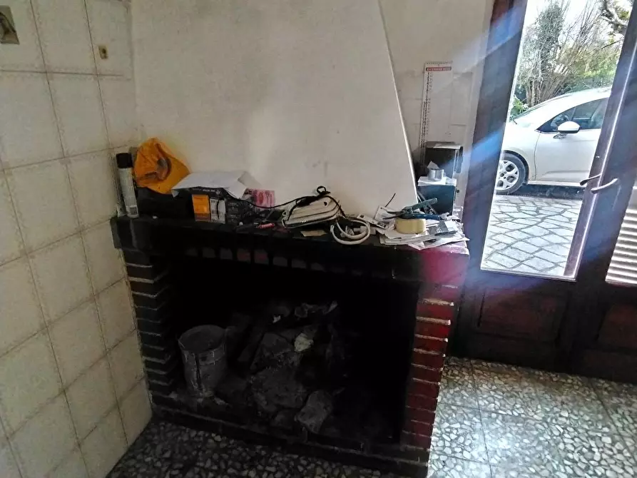 Immagine 17 di Casa indipendente in vendita  a Massa