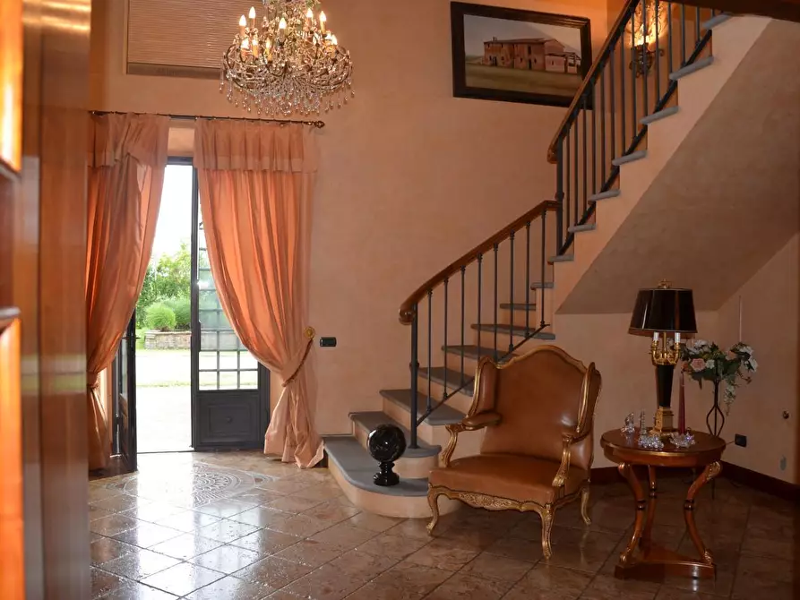 Immagine 12 di Rustico / casale in vendita  a Lucca