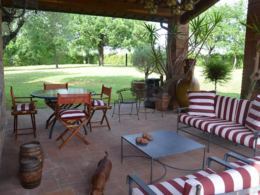 Immagine 5 di Rustico / casale in vendita  a Lucca