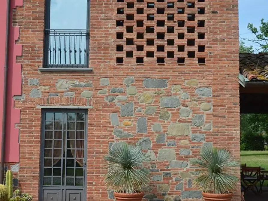 Immagine 3 di Rustico / casale in vendita  a Lucca