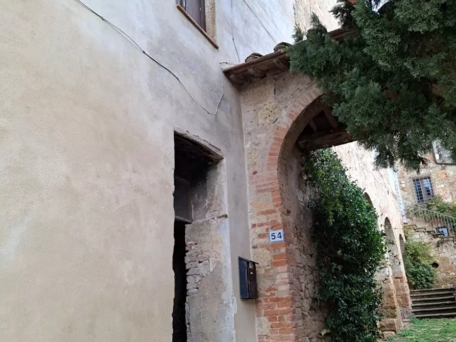 Immagine 8 di Casa colonica in vendita  a Colle Di Val D'elsa