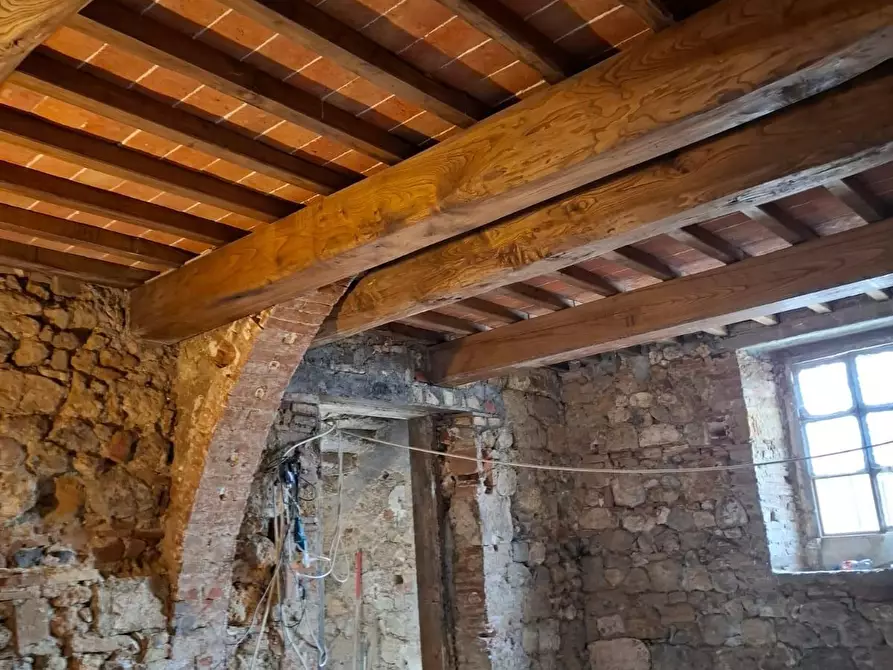 Immagine 1 di Casa colonica in vendita  a Colle Di Val D'elsa