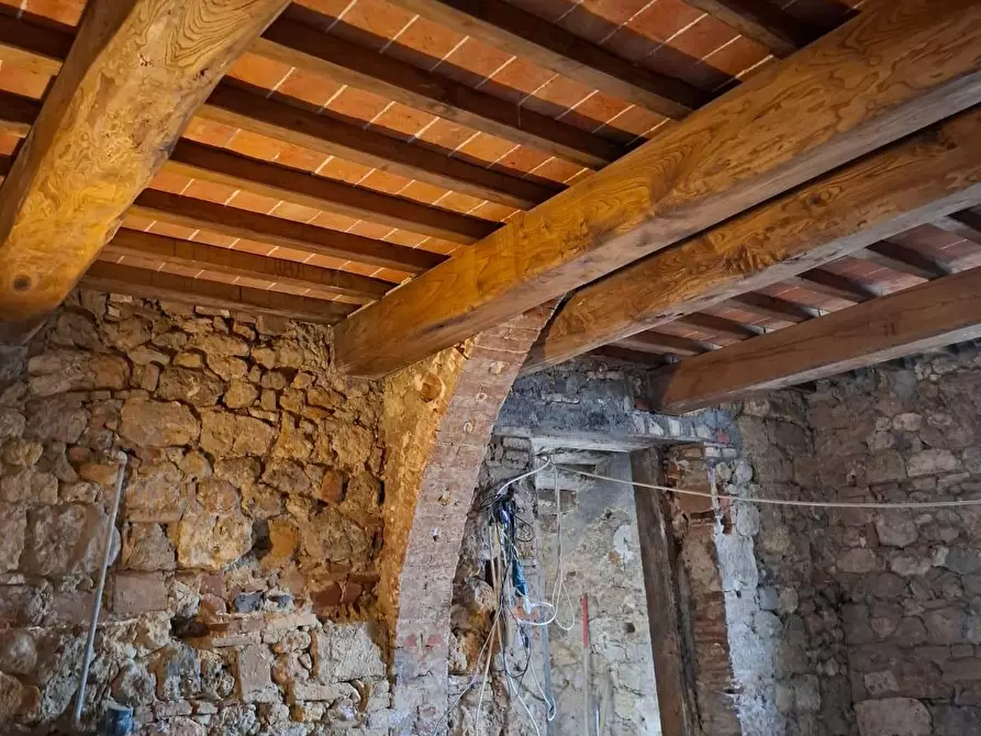 Immagine 5 di Casa colonica in vendita  a Colle Di Val D'elsa