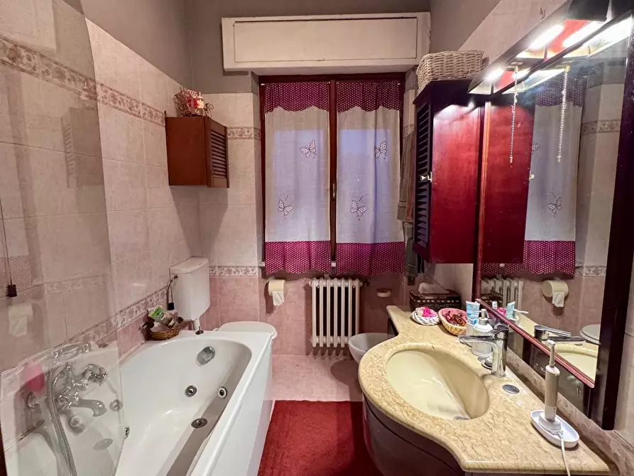 Immagine 18 di Appartamento in vendita  a Massa