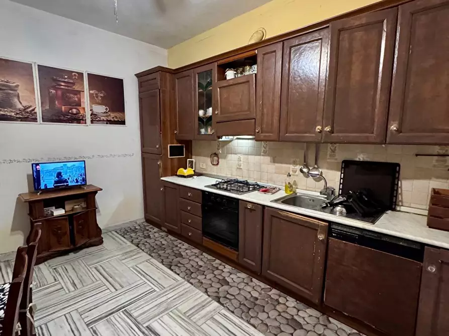 Immagine 5 di Appartamento in vendita  a Massa