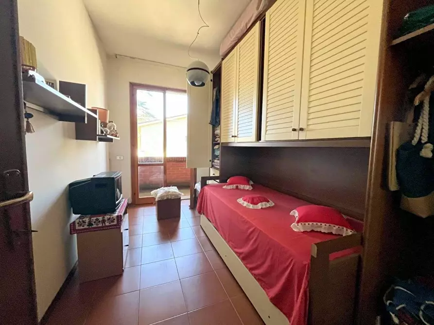 Immagine 12 di Villetta a schiera in vendita  a Massa