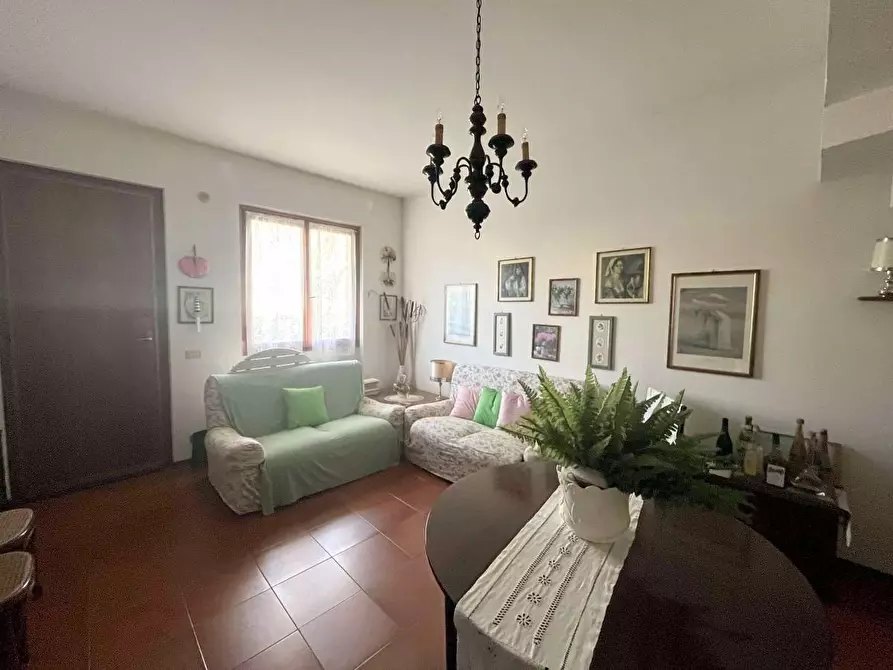 Immagine 5 di Villetta a schiera in vendita  a Massa