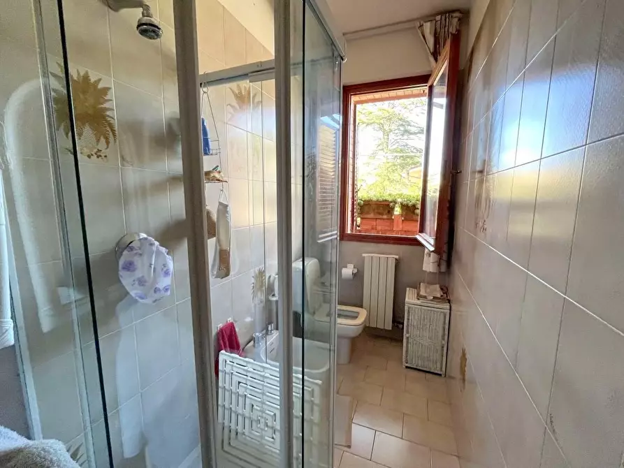 Immagine 11 di Villetta a schiera in vendita  a Massa