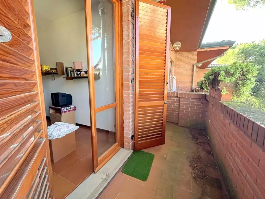 Immagine 13 di Villetta a schiera in vendita  a Massa