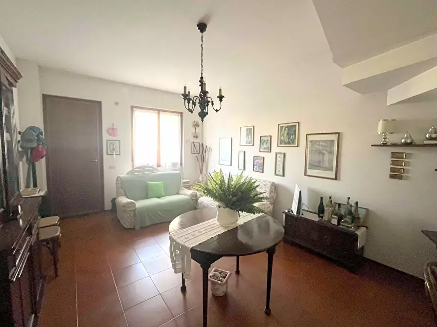 Immagine 4 di Villetta a schiera in vendita  a Massa