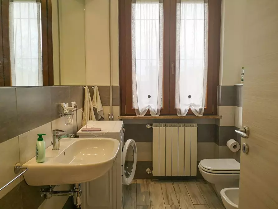 Immagine 11 di Appartamento in vendita  a Massa