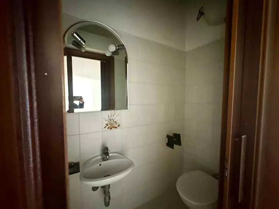 Immagine 14 di Appartamento in vendita  a Siena