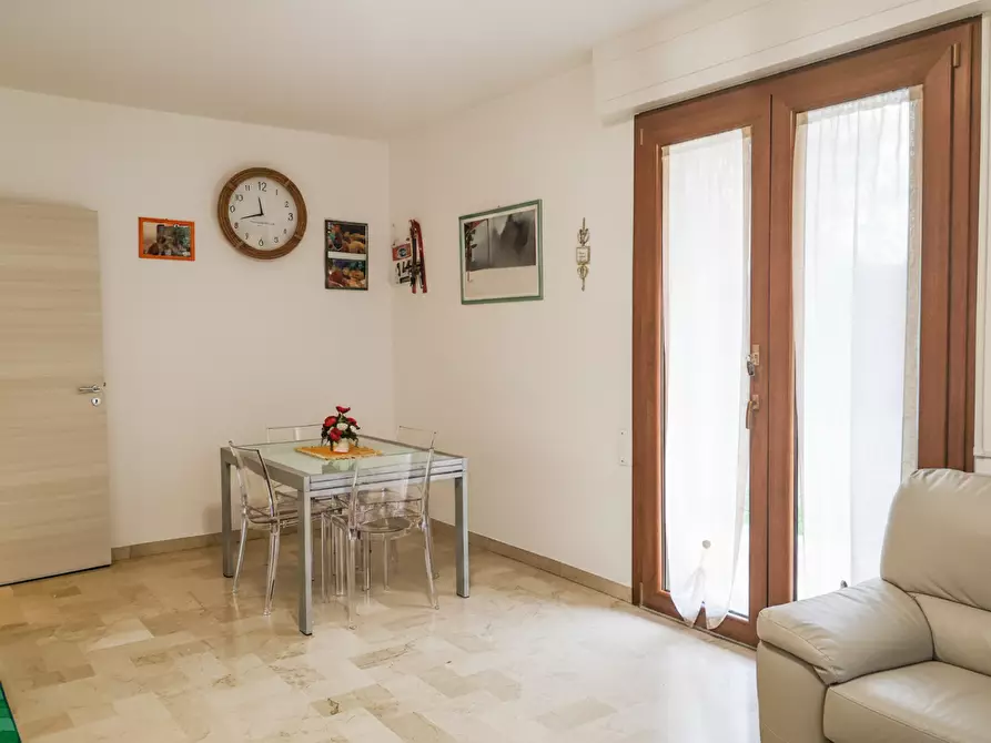 Immagine 3 di Appartamento in vendita  a Massa