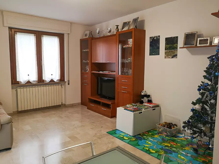 Immagine 2 di Appartamento in vendita  a Massa