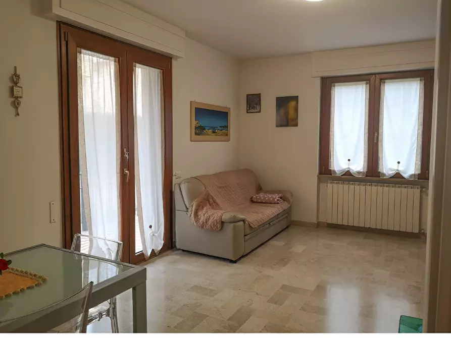 Immagine 3 di Appartamento in vendita  a Massa