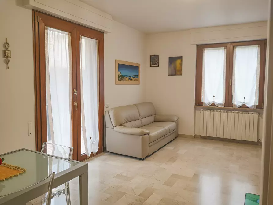Immagine 2 di Appartamento in vendita  a Massa