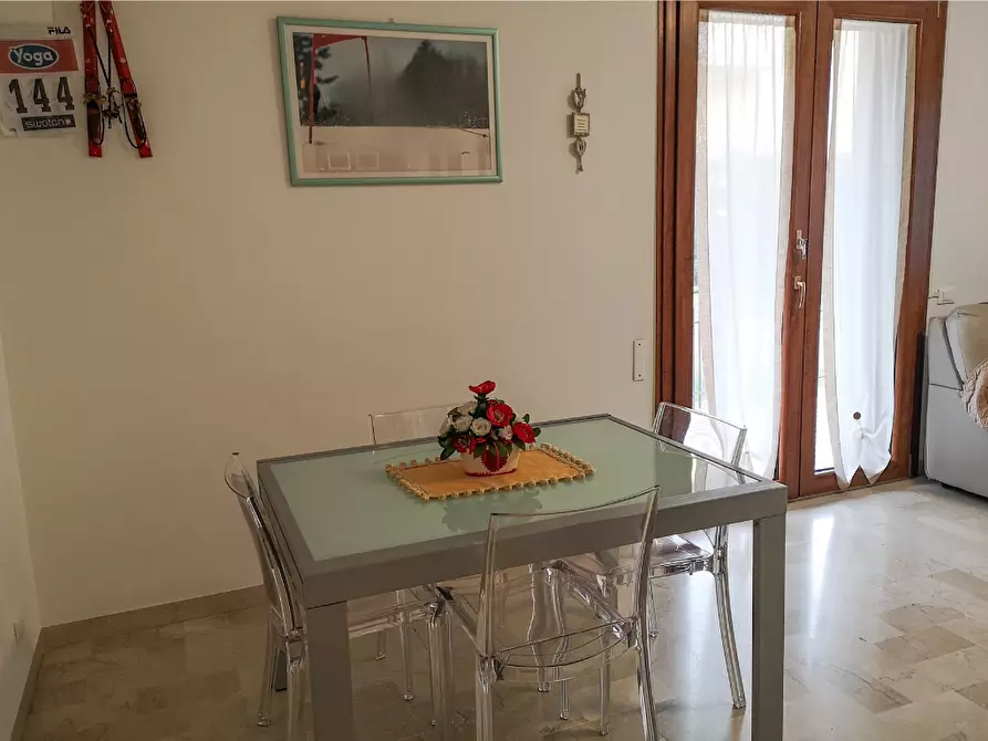 Immagine 4 di Appartamento in vendita  a Massa