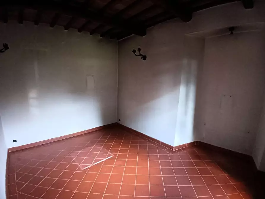 Immagine 12 di Casa colonica in vendita  a Poggibonsi