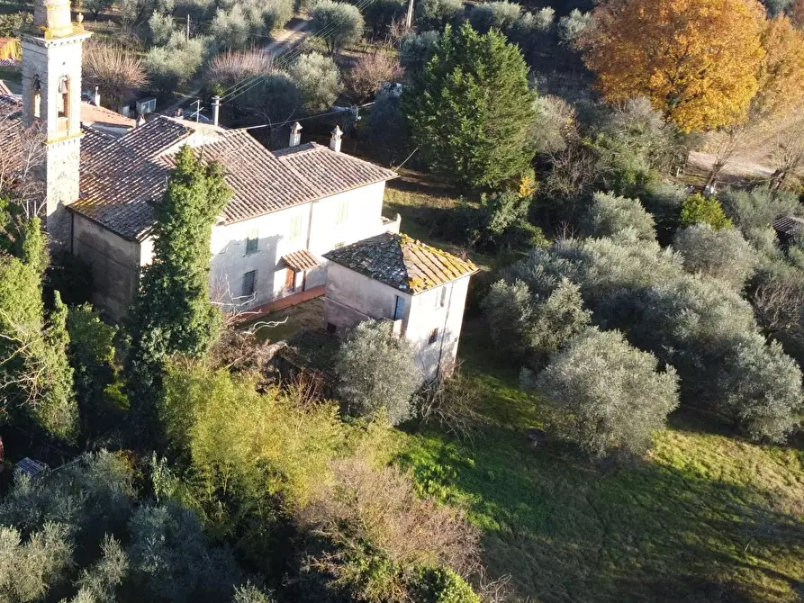 Immagine 9 di Casa colonica in vendita  a Poggibonsi