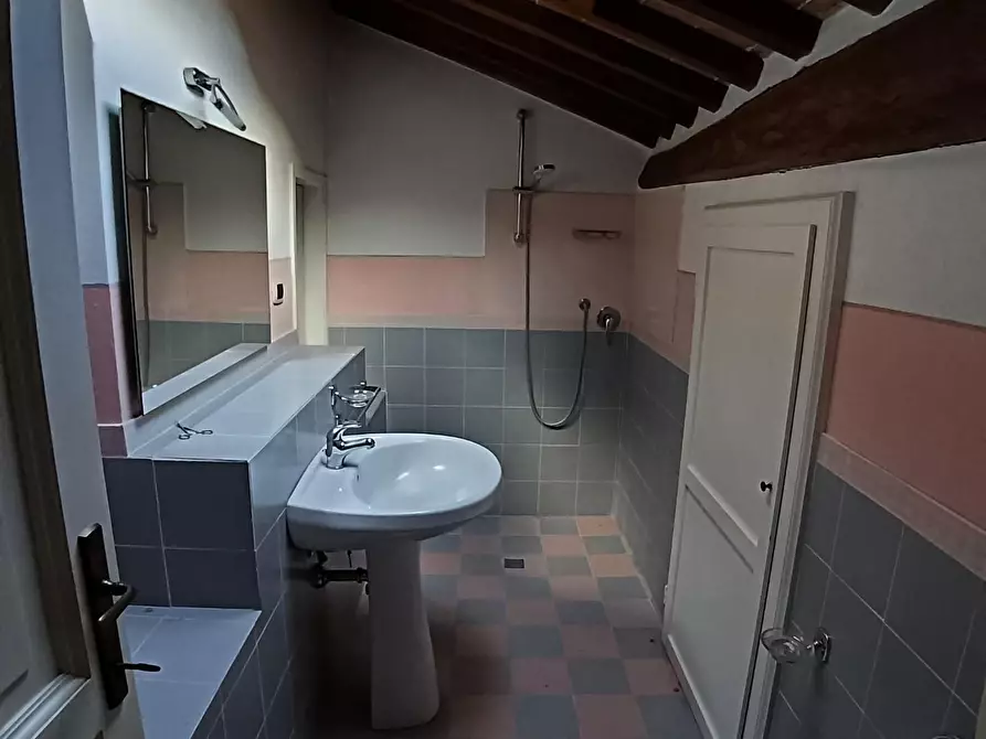 Immagine 20 di Casa colonica in vendita  a Poggibonsi