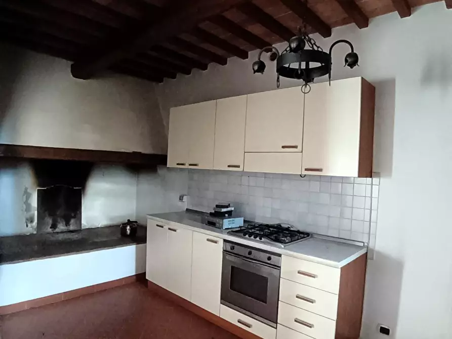 Immagine 10 di Casa colonica in vendita  a Poggibonsi