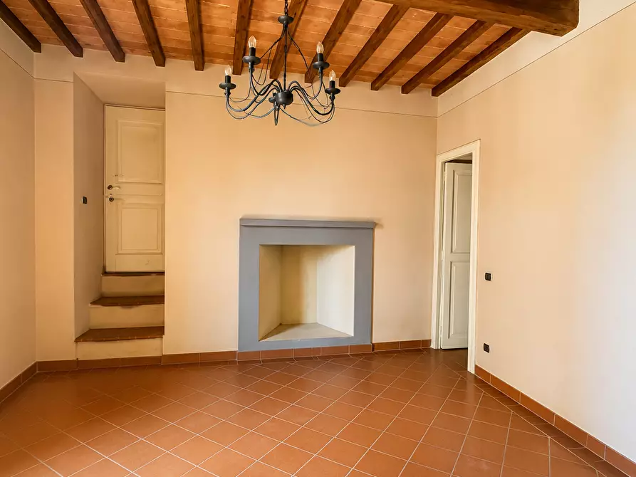 Immagine 10 di Casa colonica in vendita  a Poggibonsi
