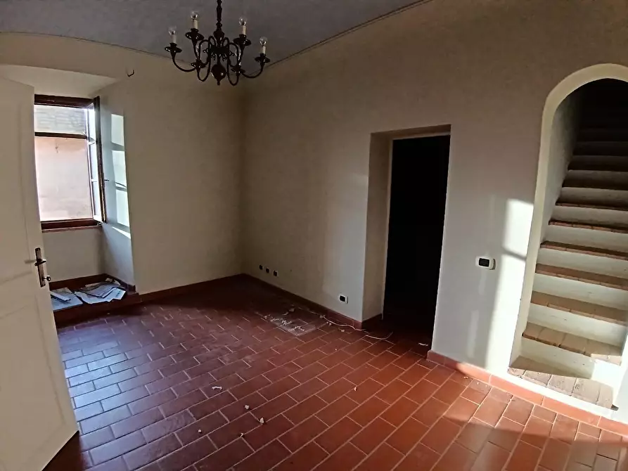 Immagine 17 di Casa colonica in vendita  a Poggibonsi