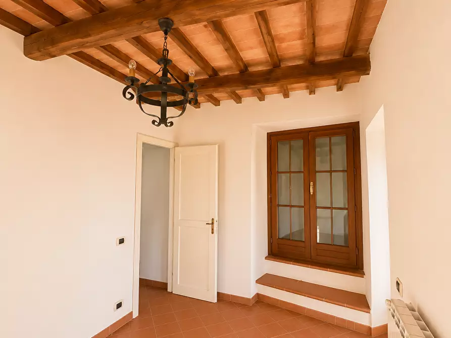 Immagine 17 di Casa colonica in vendita  a Poggibonsi