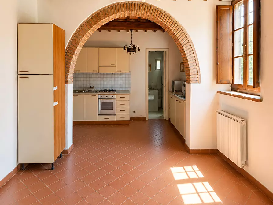Immagine 12 di Casa colonica in vendita  a Poggibonsi