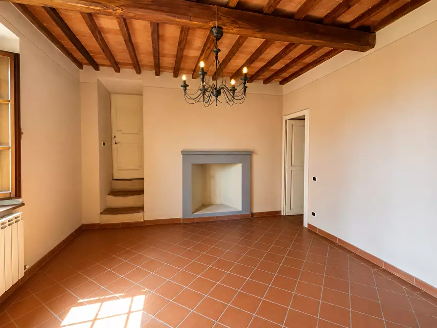 Immagine 9 di Casa colonica in vendita  a Poggibonsi