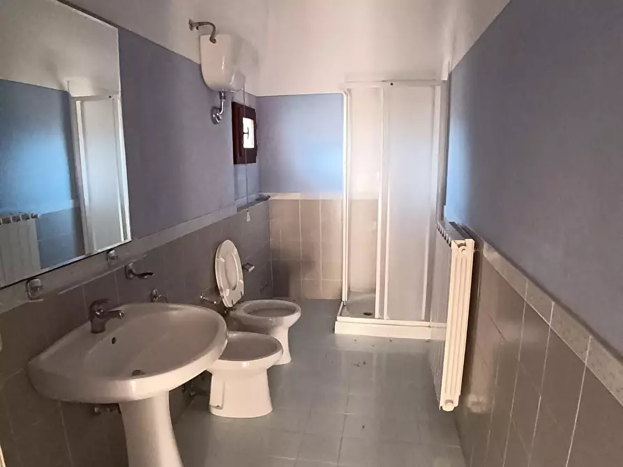 Immagine 16 di Casa colonica in vendita  a Poggibonsi