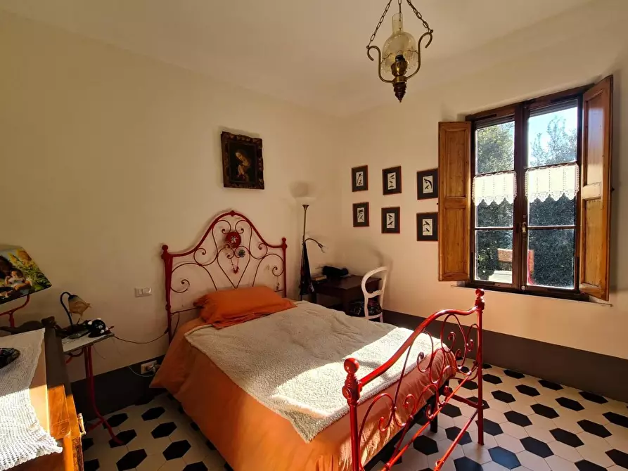 Immagine 22 di Villa in vendita  a Siena