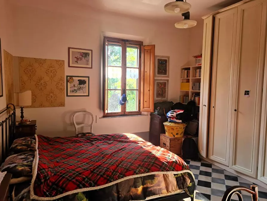 Immagine 10 di Villa in vendita  a Siena