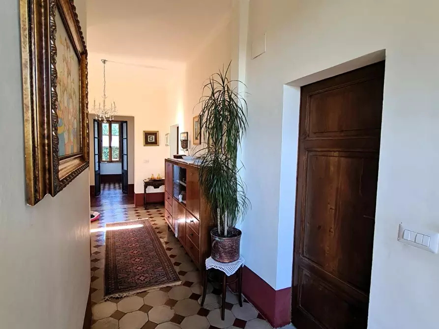 Immagine 5 di Villa in vendita  a Siena